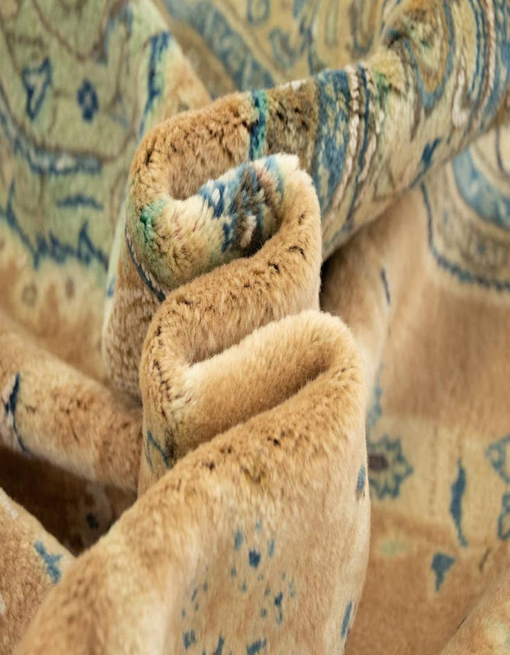 Detail image of  4' 2 x 6' 9  Hand Knotted Sarough Persian Wool Rug