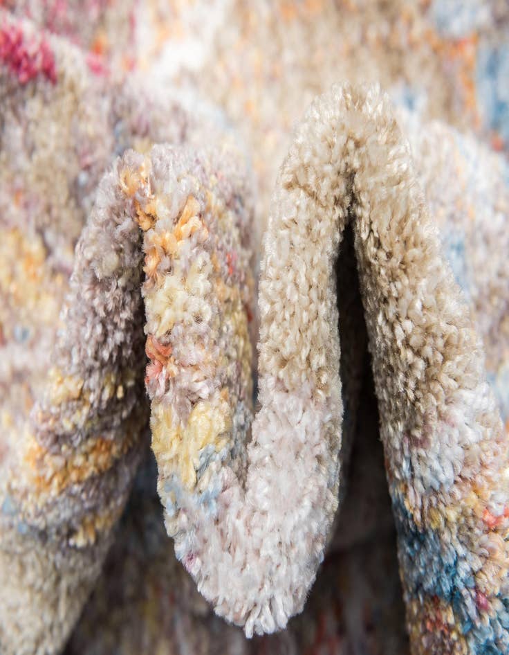 Detail image of  2' 7 x 8' 2 Williamsburg Runner Rug