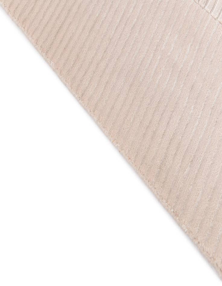 Detail image of  6' 5 x 9' 11  Hand Knotted Darya Wool Rug