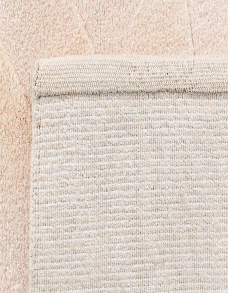 Detail image of  4' 11 x 6' 9  Hand Knotted Darya Wool Rug