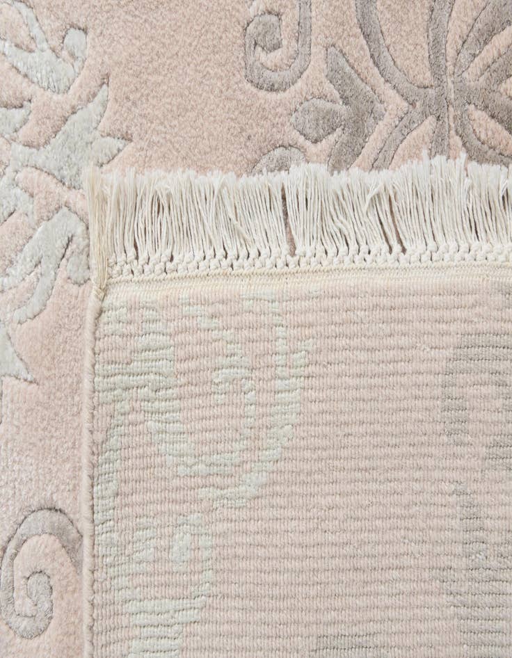 Detail image of  5' 7 x 8'  Hand Knotted Darya Wool Rug