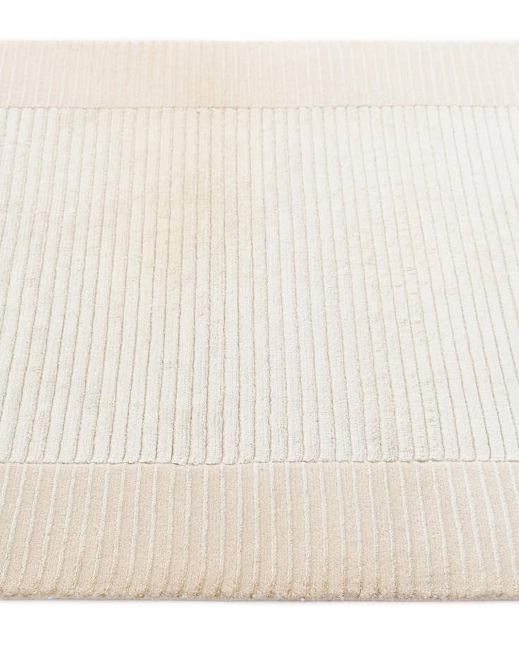 Detail image of  2' 7 x 4' 11  Hand Knotted Darya Wool Rug