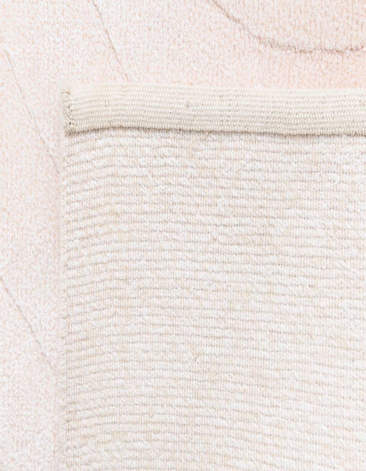 Detail image of  2' 9 x 4' 11  Hand Knotted Darya Wool Rug