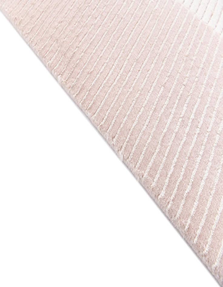 Detail image of  6' 6 x 9' 8  Hand Knotted Darya Wool Rug