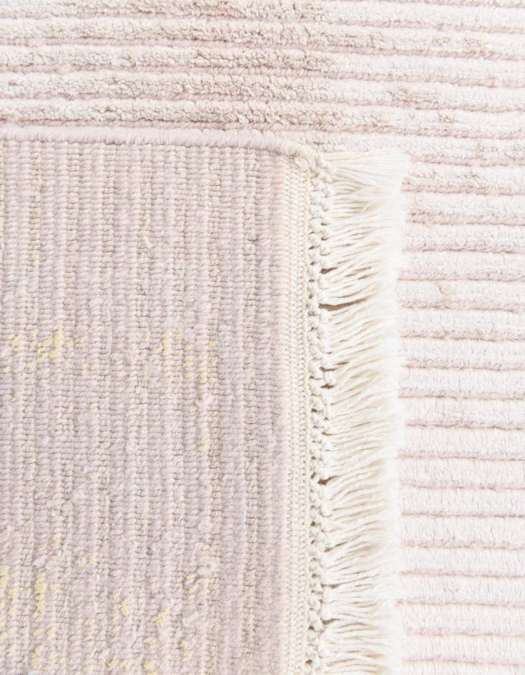 Detail image of  6' 6 x 9' 8  Hand Knotted Darya Wool Rug