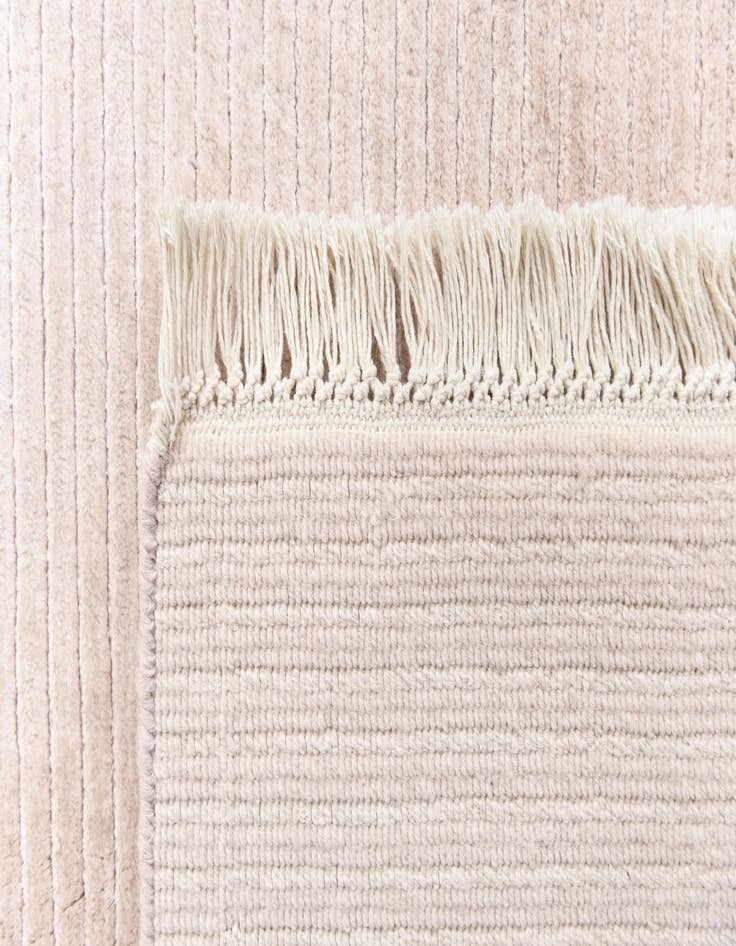 Detail image of  6' 7 x 9' 11  Hand Knotted Darya Wool Rug