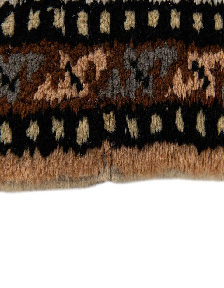 Detail image of  2' 8 x 4' 7  Hand Knotted Fars Wool Rug