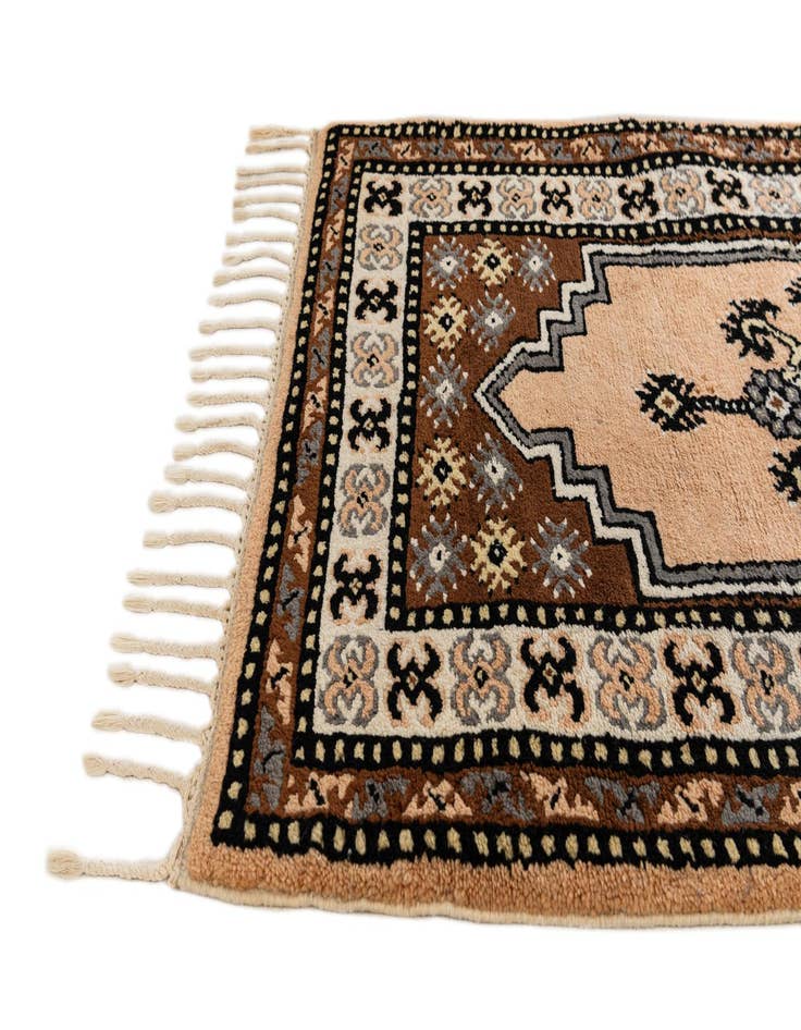 Detail image of  2' 8 x 4' 7  Hand Knotted Fars Wool Rug