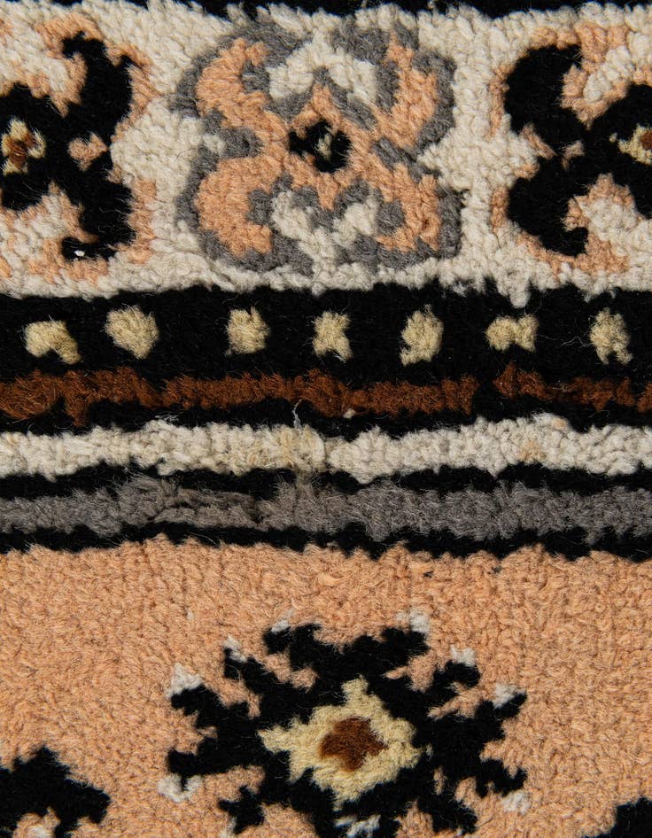 Detail image of  2' 8 x 4' 7  Hand Knotted Fars Wool Rug