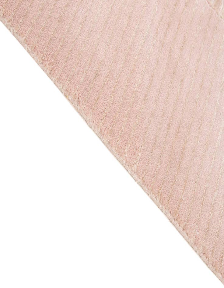 Detail image of  6' 6 x 9' 10  Hand Knotted Darya Wool Rug