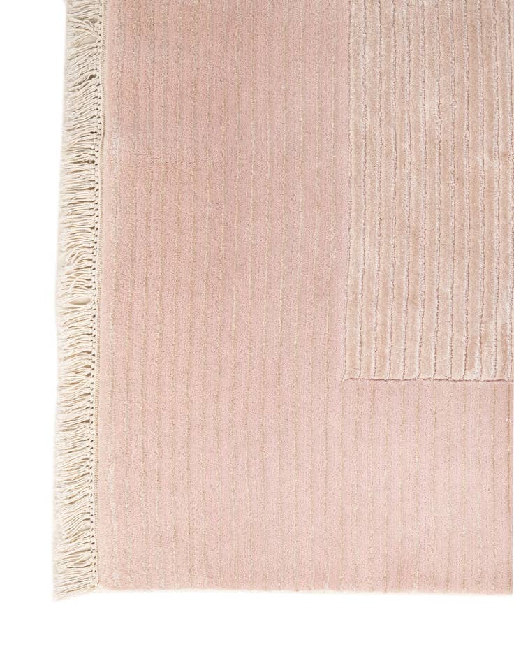 Detail image of  6' 6 x 9' 10  Hand Knotted Darya Wool Rug