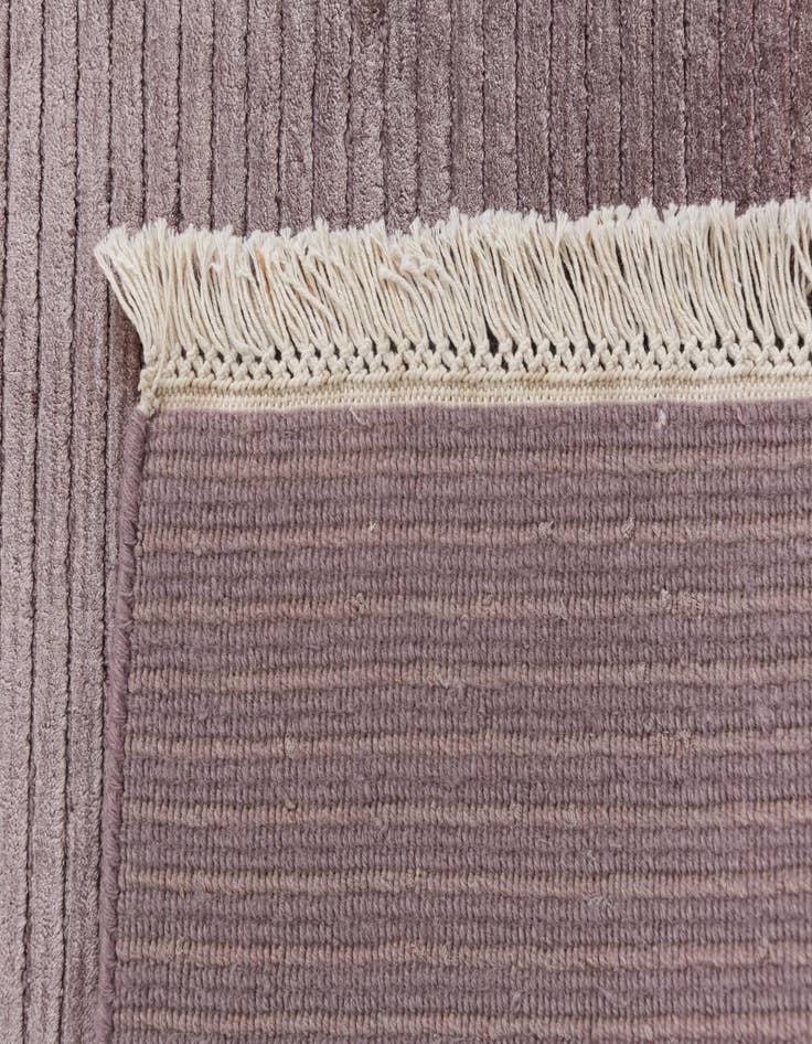 Detail image of  6' 5 x 9' 10  Hand Knotted Darya Wool Rug