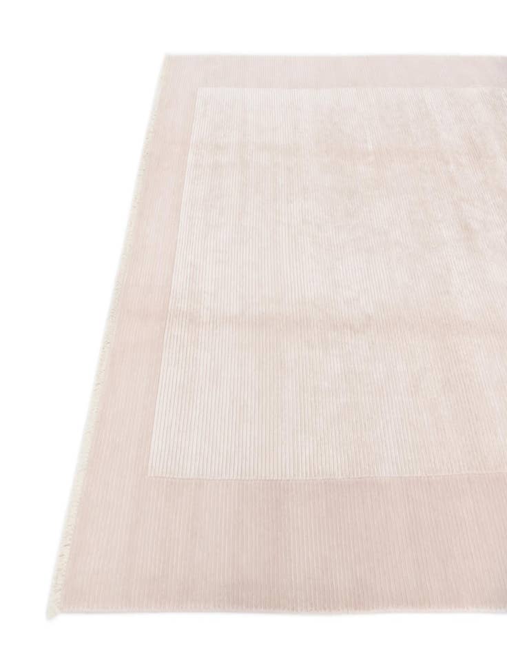 Detail image of  6' 6 x 9' 11  Hand Knotted Darya Wool Rug