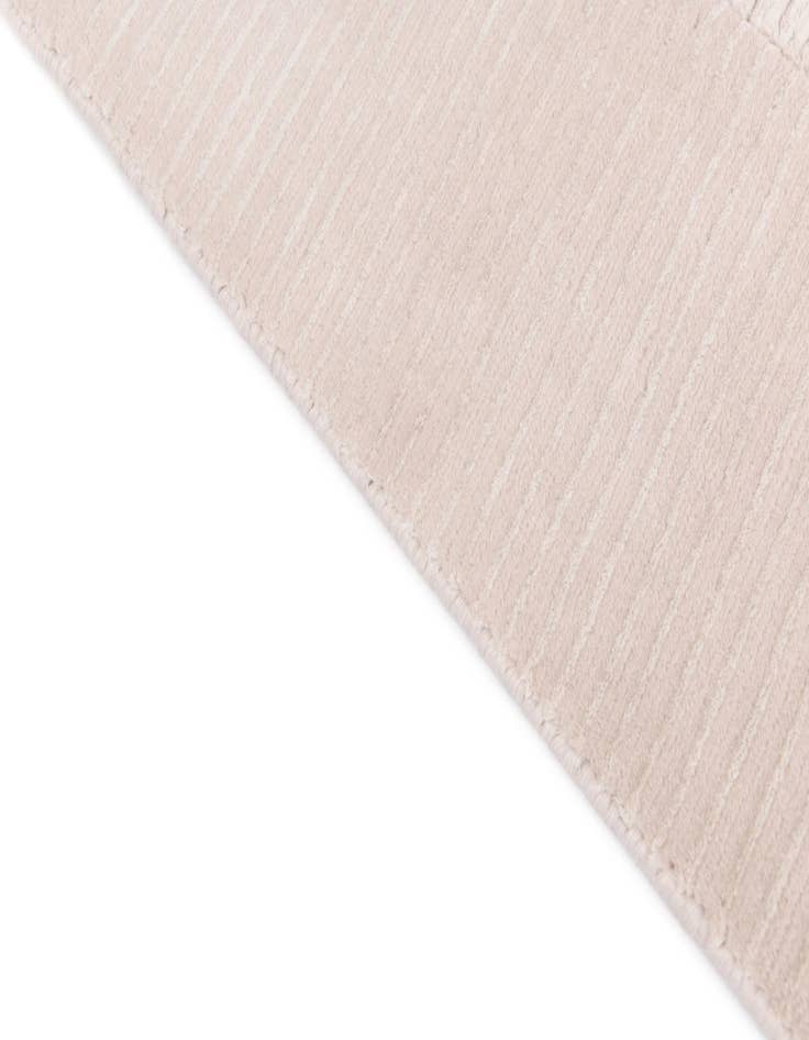 Detail image of  6' 6 x 9' 11  Hand Knotted Darya Wool Rug