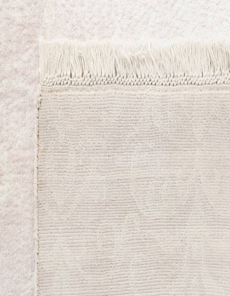 Detail image of  6' 5 x 9' 11  Hand Knotted Darya Wool Rug