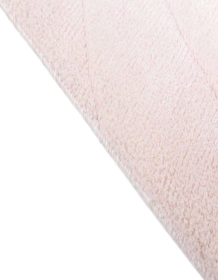 Detail image of  4' 11 x 6' 7  Hand Knotted Darya Wool Rug