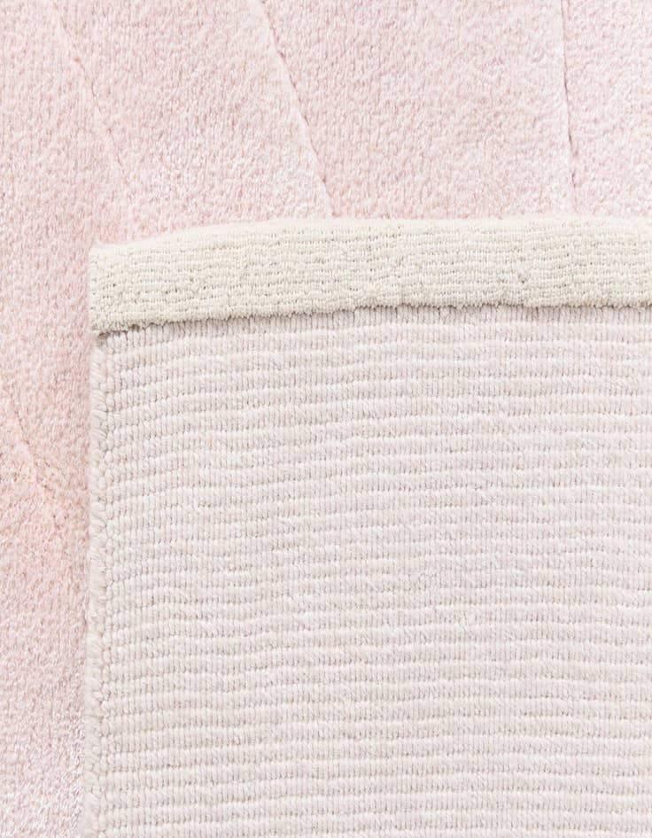 Detail image of  4' 11 x 6' 7  Hand Knotted Darya Wool Rug