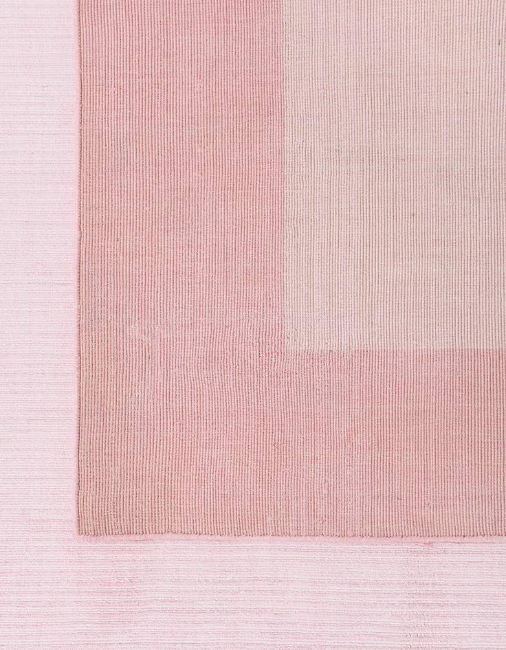 Detail image of  5' 5 x 7' 8 Darya Rug