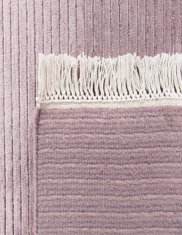 Detail image of  6' 5 x 9' 10  Hand Knotted Darya Wool Rug