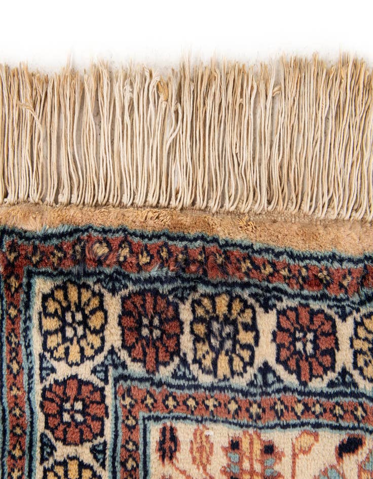 Detail image of  2' x 3' 1  Hand Knotted Lahour Wool Rug