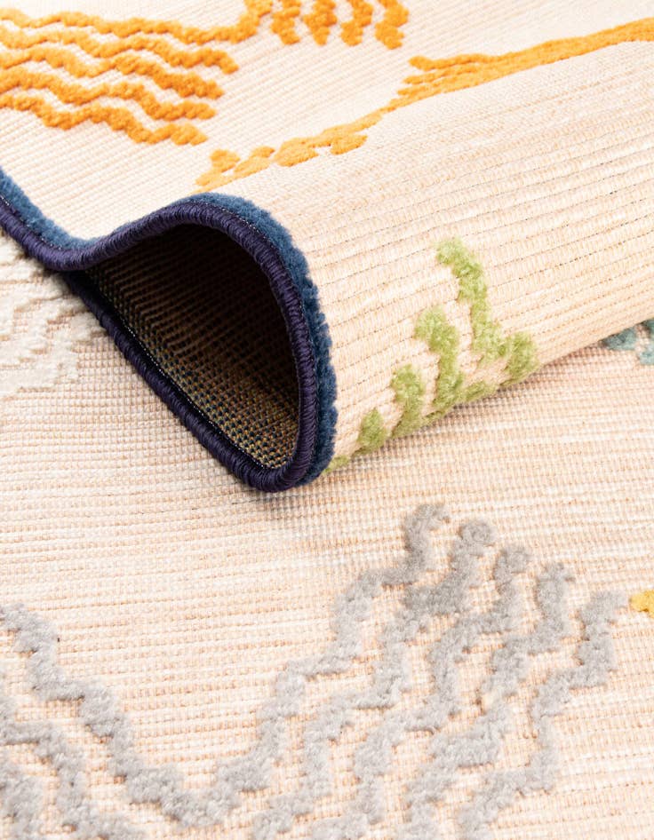 Detail image of  5' x 7' 7  Washable  Indoor / Outdoor Rug