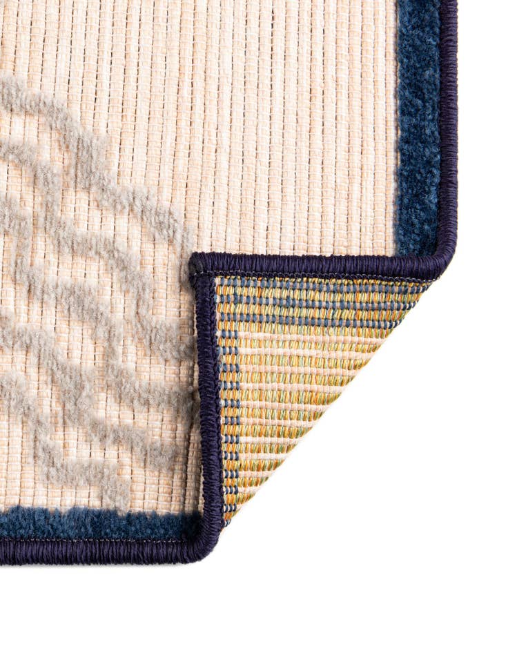Detail image of  5' x 7' 7  Washable  Indoor / Outdoor Rug