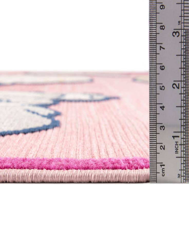 Detail image of  5' 3 x 7' 7  Washable  Indoor / Outdoor Rug