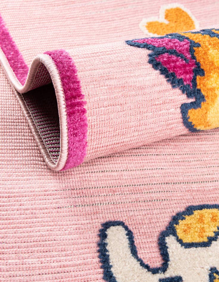 Detail image of  5' 3 x 7' 7  Washable  Indoor / Outdoor Rug