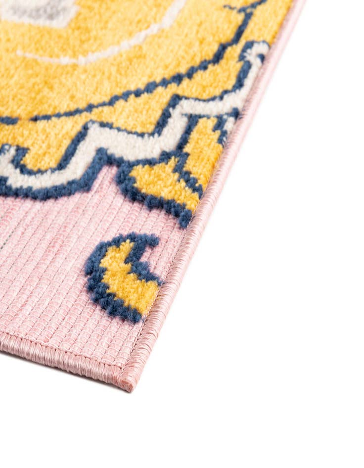 Detail image of  5' 3 x 7' 7  Washable  Indoor / Outdoor Rug