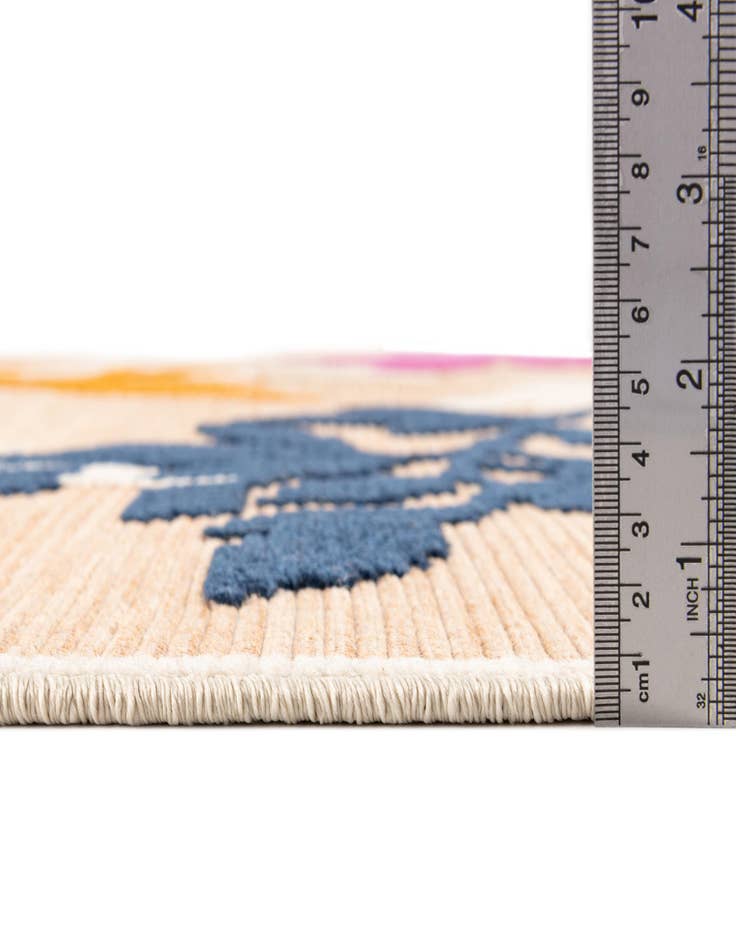 Detail image of  5' x 7' 7  Washable  Indoor / Outdoor Rug