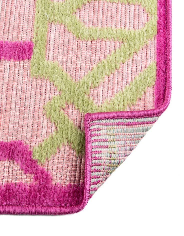 Detail image of  5' x 7' 7  Washable  Indoor / Outdoor Rug