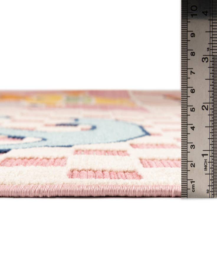 Detail image of  5' 3 x 7' 7  Washable  Indoor / Outdoor Rug