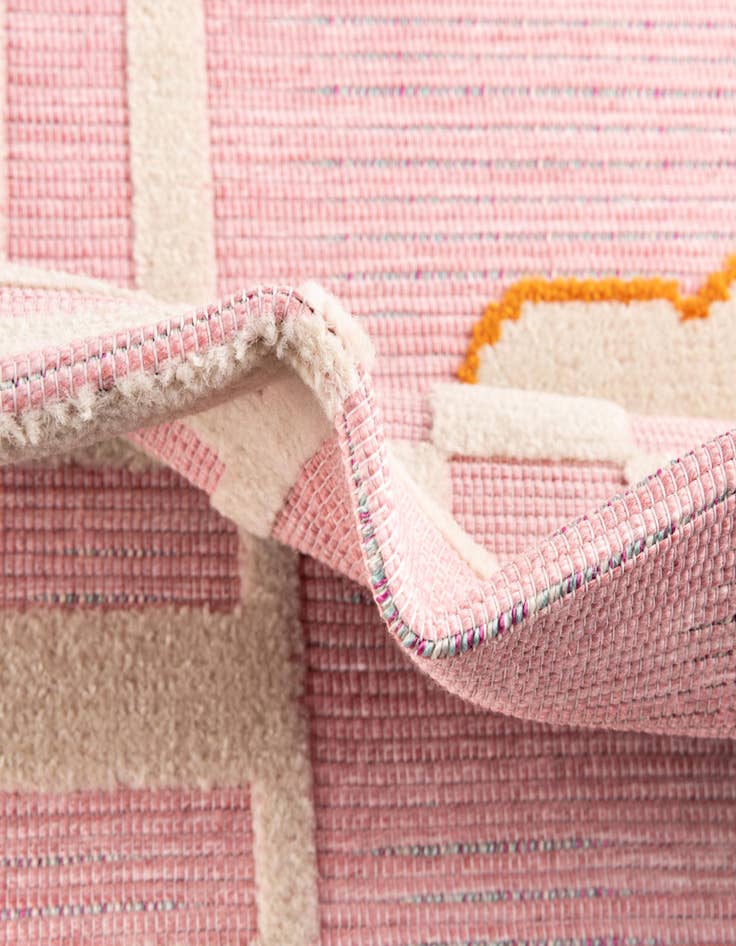 Detail image of  5' 3 x 7' 7  Washable  Indoor / Outdoor Rug