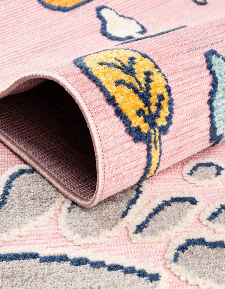 Detail image of  5' 3 x 7' 7  Washable  Indoor / Outdoor Rug