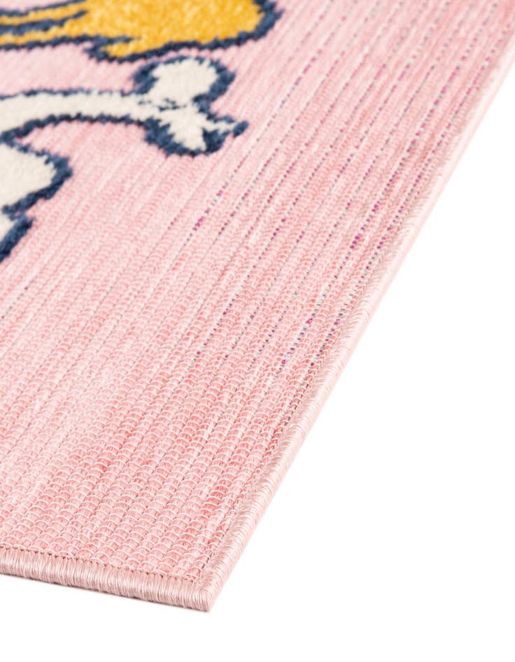 Detail image of  5' 3 x 7' 7  Washable  Indoor / Outdoor Rug