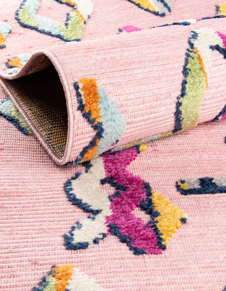 Detail image of  5' 3 x 7' 7  Washable  Indoor / Outdoor Rug