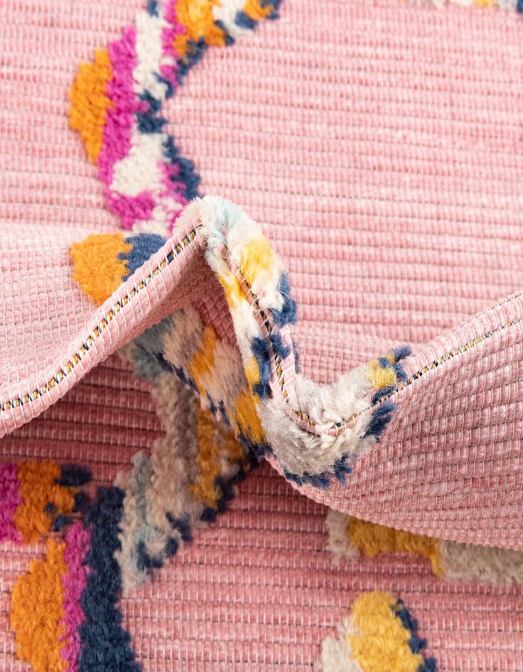 Detail image of  5' 3 x 7' 7  Washable  Indoor / Outdoor Rug