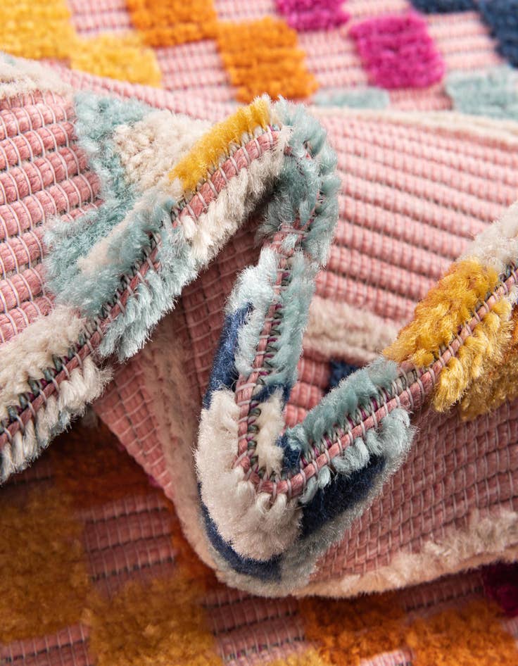 Detail image of  5' x 8'  Washable  Indoor / Outdoor Rug