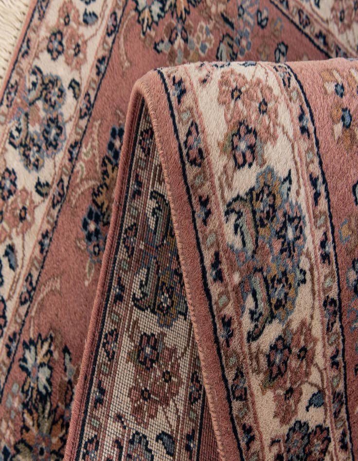 Detail image of  2' 7 x 4' 2  Hand Knotted Sarough Oriental Wool Rug