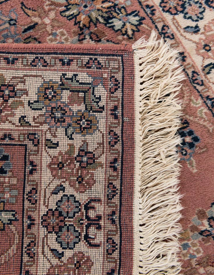 Detail image of  2' 7 x 4' 2  Hand Knotted Sarough Oriental Wool Rug