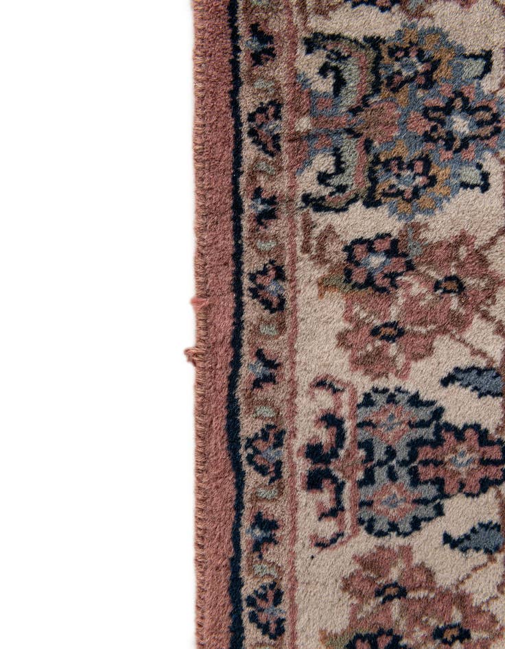 Detail image of  2' 7 x 4' 2  Hand Knotted Sarough Oriental Wool Rug