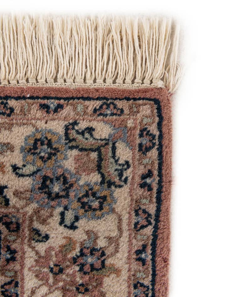 Detail image of  2' 7 x 4' 2  Hand Knotted Sarough Oriental Wool Rug