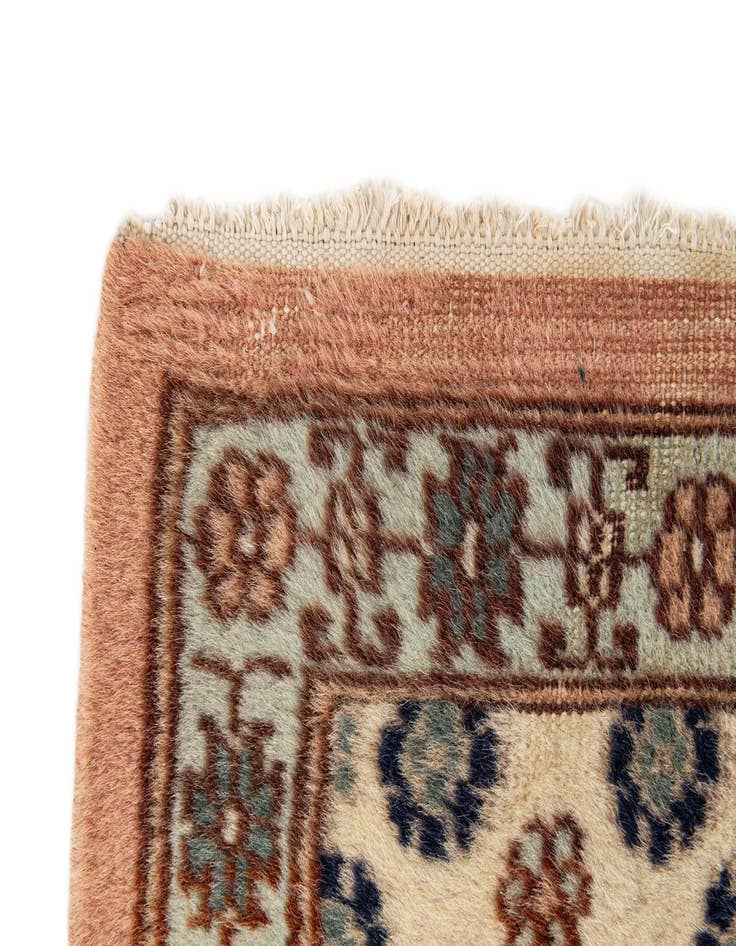 Detail image of  2' 8 x 7' 8  Hand Knotted Lahour Oriental Wool Runner Rug