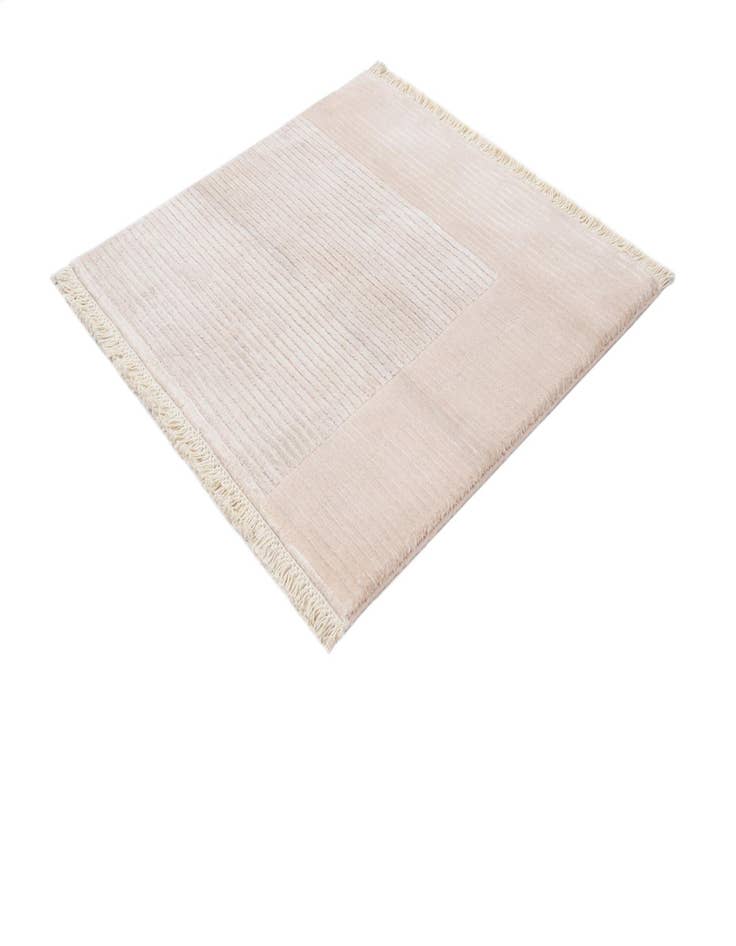 Detail image of  2' 6 x 2' 6  Hand Knotted Darya Wool Square Rug