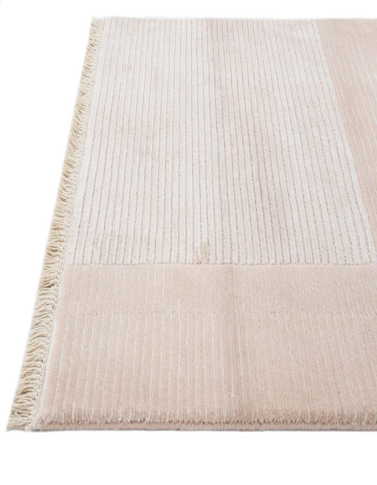 Detail image of  2' 6 x 2' 6  Hand Knotted Darya Wool Square Rug