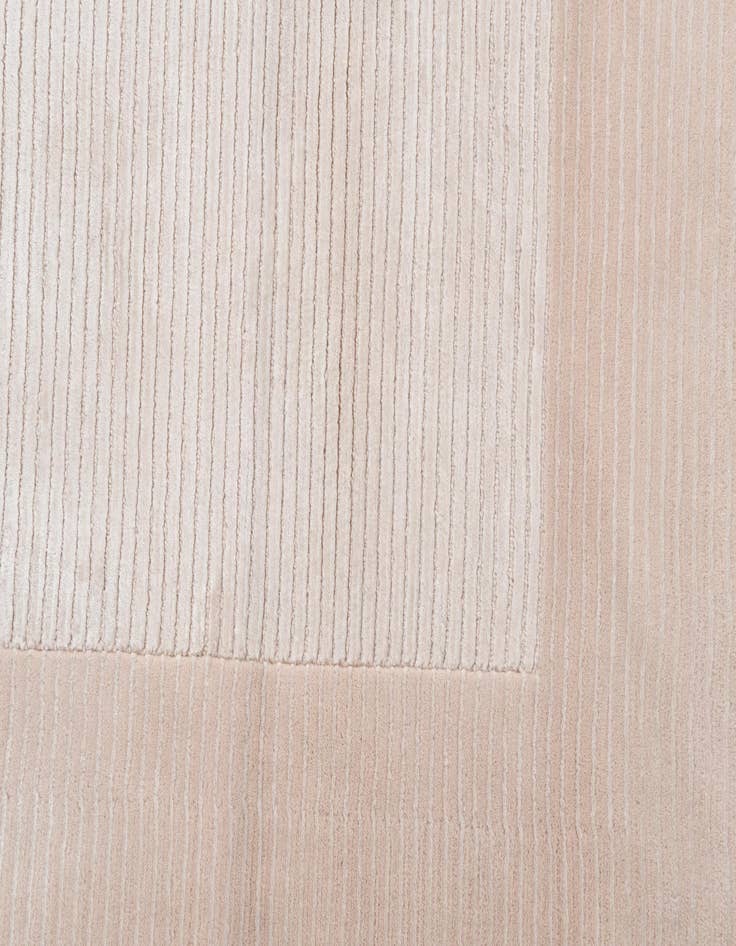 Detail image of  2' 6 x 2' 6  Hand Knotted Darya Wool Square Rug