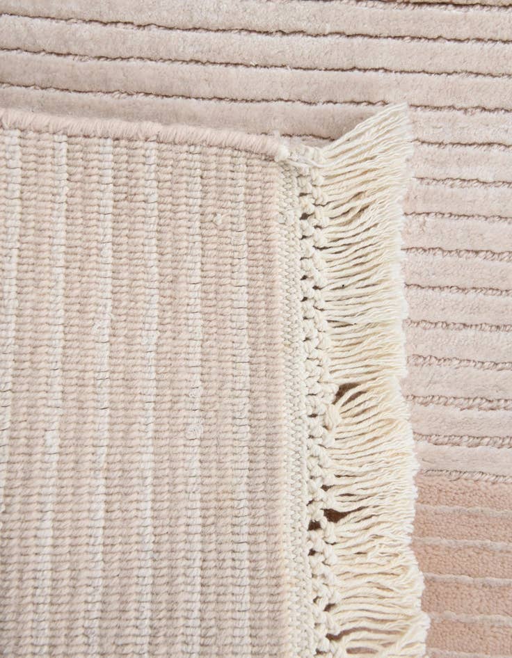 Detail image of  2' 6 x 2' 6  Hand Knotted Darya Wool Square Rug