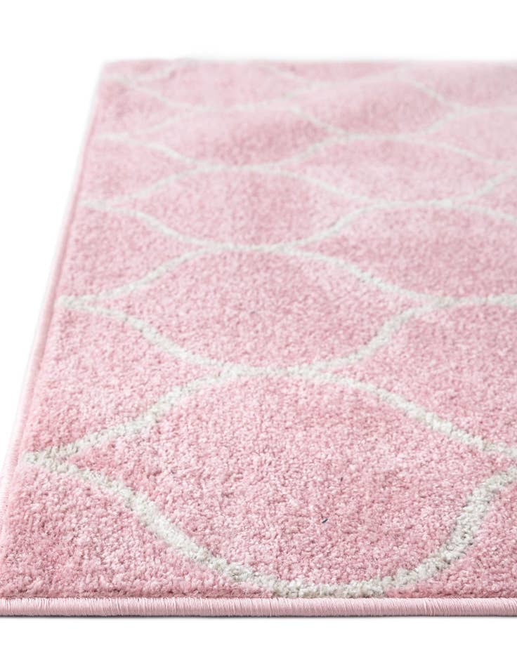 Detail image of  5' 3 x 5' 3 Lattice Frieze Square Rug