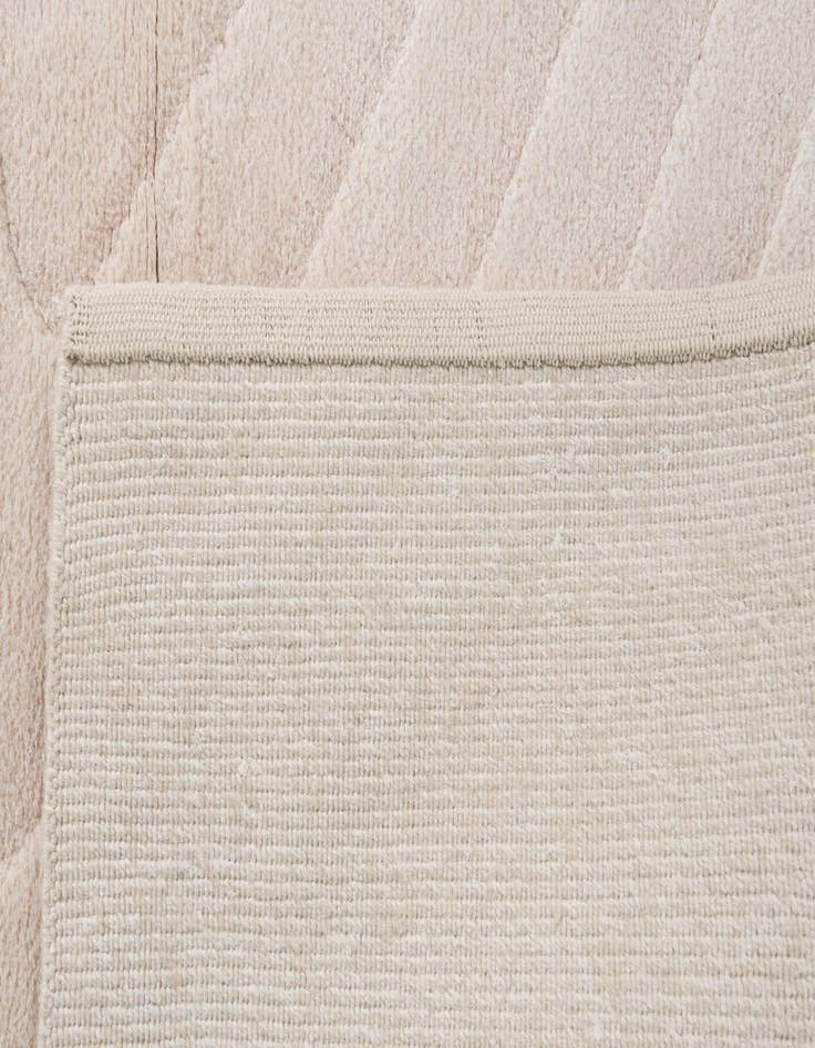 Detail image of  2' 8 x 9' 10  Hand Knotted Darya Wool Runner Rug