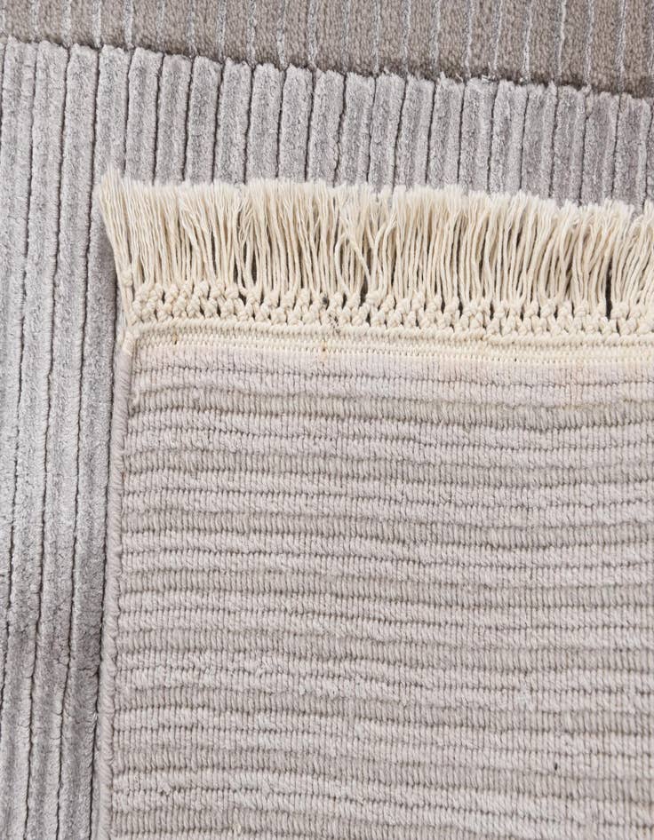 Detail image of  2' 7 x 2' 7  Hand Knotted Darya Wool Square Rug